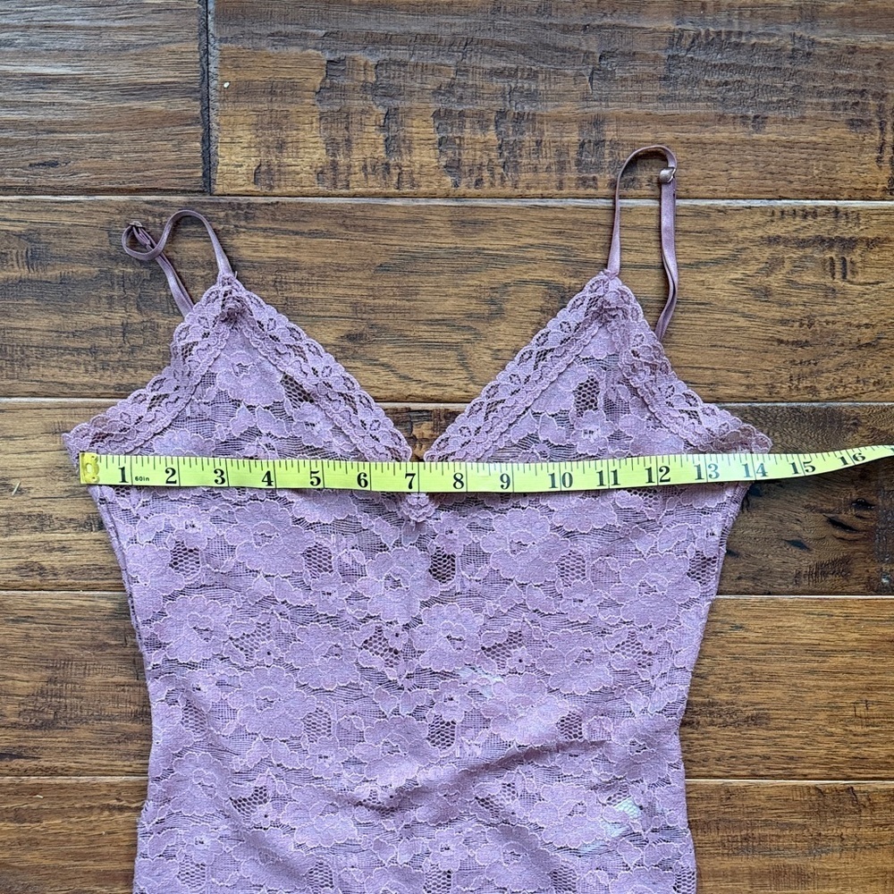 NWOT Anthropologie V-neck Sabrina Lace Bodysuit one piece, pink , size small - Picture 2 of 8